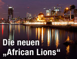 Luanda nachts, beleuchtet