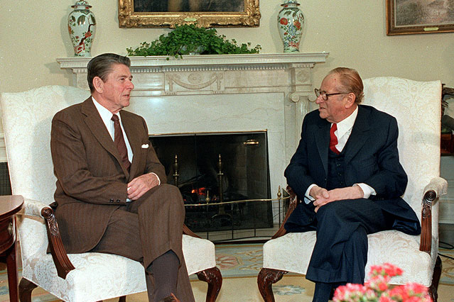 © AP Bruno Kreisky mit Ronald Reagan