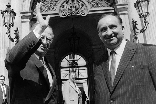 © AP/Rudi Blaha Bruno Kreisky mit Alfred Sinowatz