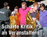 Geschockte Jugendliche auf der Loveparade in Duisburg