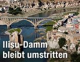 Die Stadt Hasankeyf in der Türkei am Ufer des Tigris