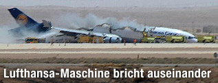 Rauchendes Lufthansa-Wrack  am Flughafen von Riad