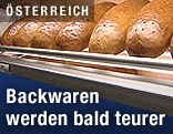 Brotlaibe im Regal
