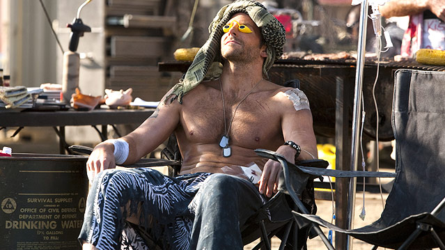 © 2010 Twentieth Century Fox "Face" (Bradley Cooper) mit Solariumbrillen