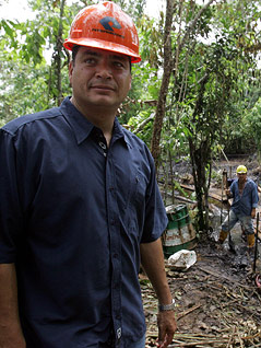 © AP/Dolores Ochoa Präsident Rafael Correa im Regenwald