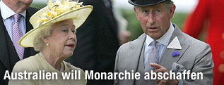 Prinz Charles und Queen Elizabeth II
