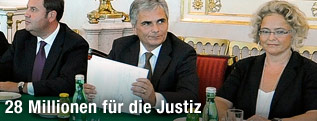 Bundeskanzler Werner Faymann, Vizekanzler Josef Pröll, Justizministerin Claudia Bandion-Ortner