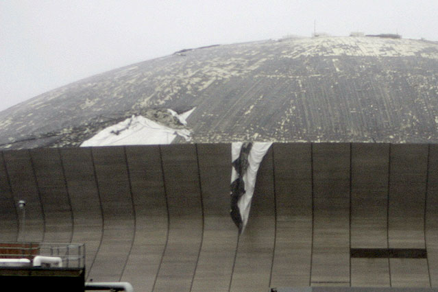 © AP/Bill Haber Beschädigtes Superdome-Dach