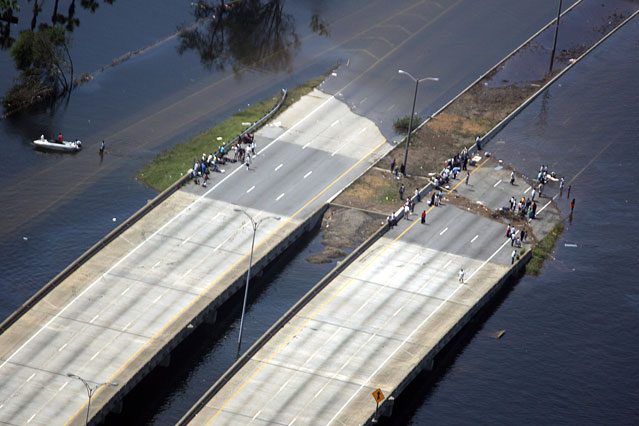 © Reuters/Marc Serota Autobahn unter Wasser