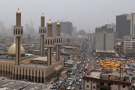 © AP/Sunday Alamba Nigerias Megastadt Lagos