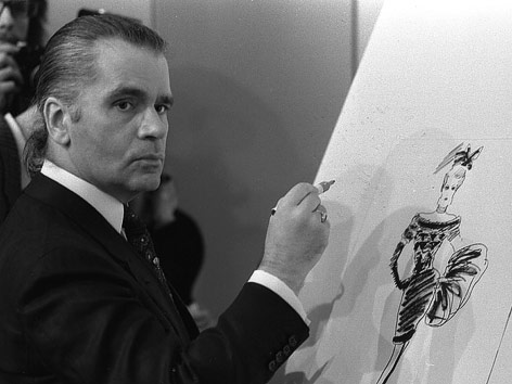 © AP/Roland Weihrauch Modeschöpfer Karl Lagerfeld