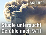 Flugzeug schlägt in den Nordturm des World Trade Centers