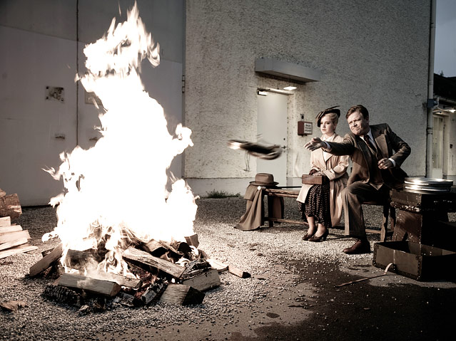 © Thimfilm Kristina Söderbaum (Paula Kalenberg) und Veit Harlan (Justus von Dohnanyi) verbrennen Kopien von "Jud Süß"
