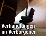 Leerer Sessel in einem Konferenzzimmer