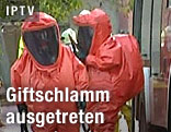 Spezialkräfte im Schutzanzug