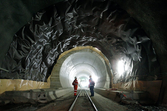 © Reuters/Arnd Wiegmann Baustelle im Gotthard-Tunnel
