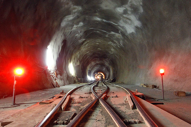 © Reuters/Arnd Wiegmann Baustelle im Gotthard-Tunnel