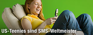 Teenie mit Handy
