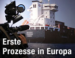 Kamera filmt Bild von Tanker