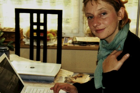 © Jenny Gand Lisa Rettl am Set von Wilde Minze