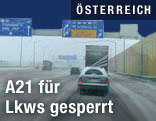 Schneebedeckte Autobahn A21