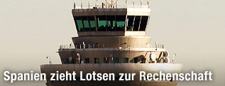 Kontrollturm am Flughafen Madrid