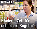 Frau im Supermarkt