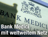 Türschild der VBank Medici