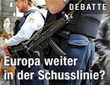Bewaffnete Polizisten
