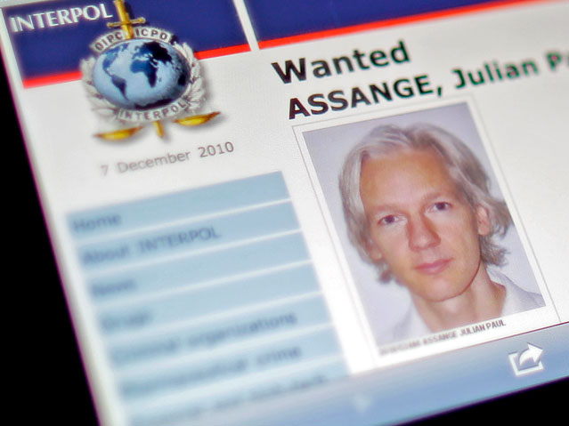 © Reuters/Tim Chong Interpolfahndung nach Julian Assange