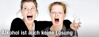 Caroline Peters und Christiane von Poelnitz