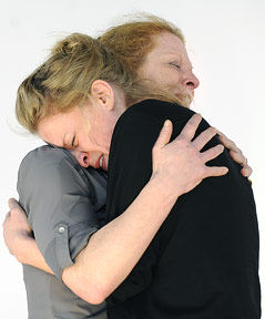 © APA/Robert Jäger Caroline Peters (Karen) und Christine von Poelnitz (Liz)
