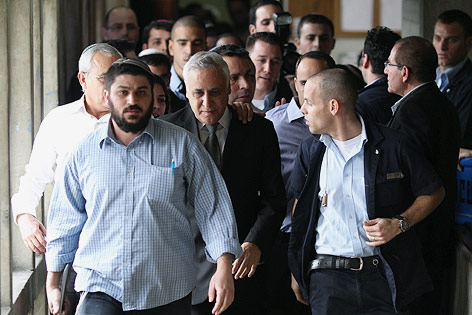 © APA/EPA/Oliver Weiken Israels Ex-Präsident Moshe Katsav bei seiner Verurteilung