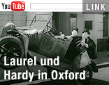 Filmszene mit Laurel und Hardy