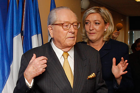 © Reuters/Benoit Tessier Jean-Marie Le Pen und Tochter Marine Le Pen