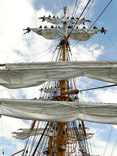 © Reuters/Christian Charisius Mast auf der "Gorch Fock"
