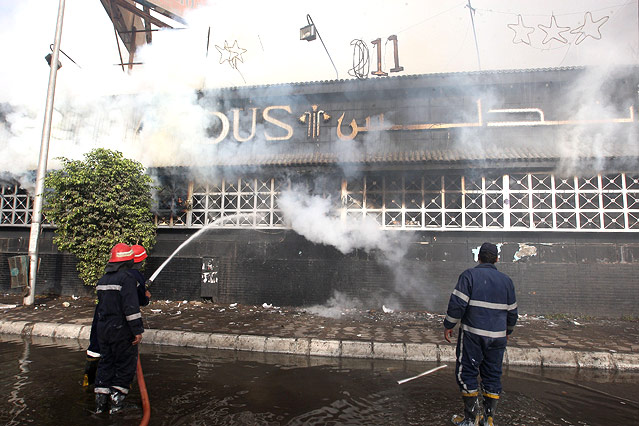 © APA/EPA/Khaled El Fiqi Löscharbeiten in Kairo