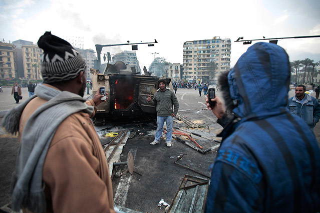 © AP/Lefteris Pitarakis Menschen in den Straßen von Kairo.