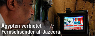 Ägypter verfolgen TV-Nachrichten