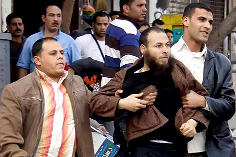© APA/EPA/Mohamed Omar Festnahme bei Demonstration
