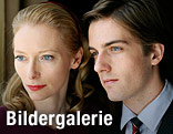 Die Schauspieler Tilda Swinton und Mattia Zaccaro