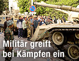 Panzer und Soldat am Tahrir-Platz in Kairo