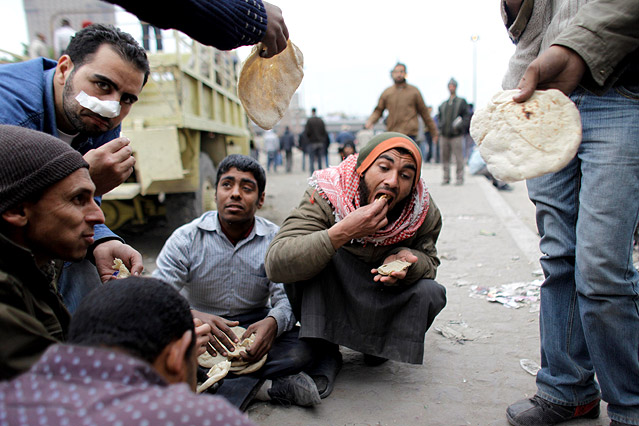 Anti-Mubarak-Demonstranten auf dem Tahrir-Platz in Kairo