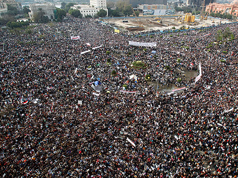 © Reuters/Amr Abdallah Dalsh Menschenmassen auf dem Tahrir-Platz in Kairo