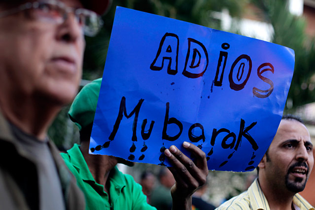 Auch in Caracas (Venezuela) fordern Demonstranten den Rücktritt Mubaraks.