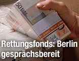 Paket mit 500-Euro-Scheinen
