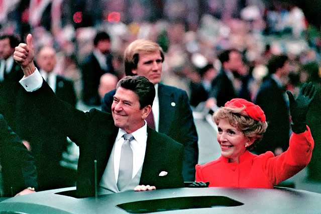 © AP Ehemaliger US-Präsident Reagan mit seiner Frau Nancy