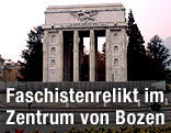 Siegesdenkmal am Bozener Friedensplatz