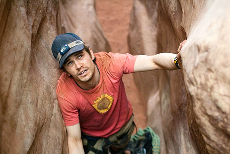 © 2010 Twentieth Century Fox Schauspieler James Franco in einer Filmszene aus 127 Hours