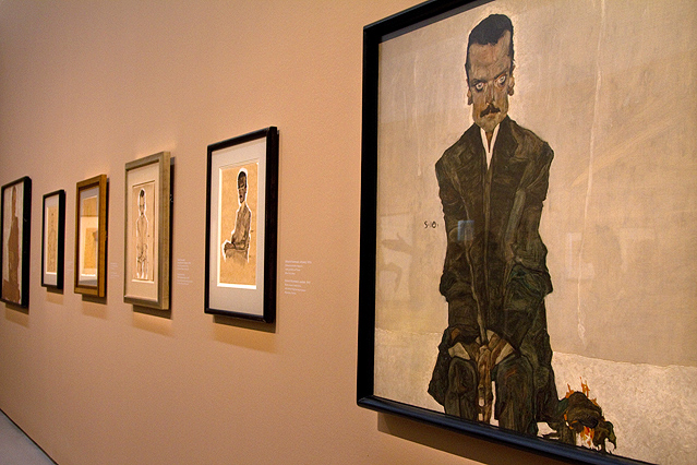 © ORF.at/Carina Kainz Ausstellungsansicht mit Schieles "Der Verleger Eduard Kosmack"